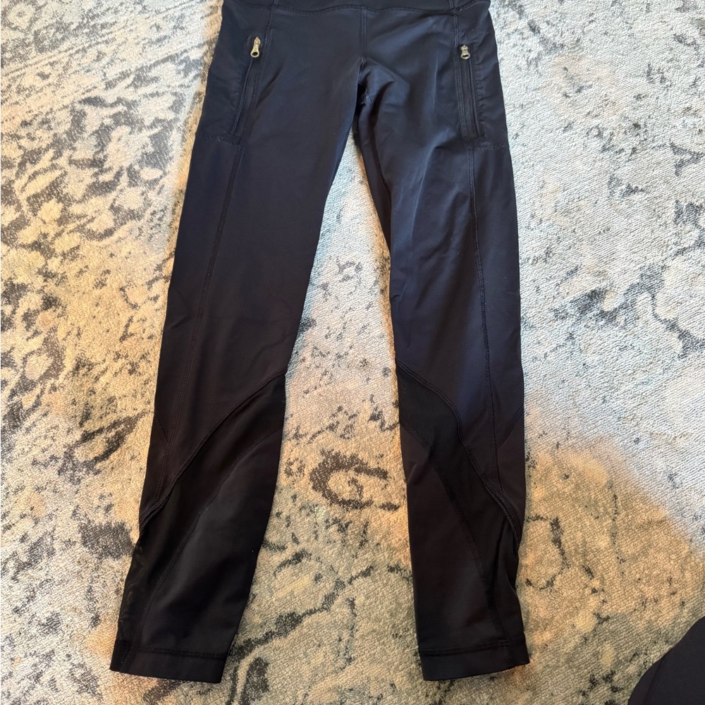 Lululemon Athletica Black Leggings with Zipper Details size 4